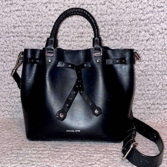 Michael Kors Handbags - Michael Kors Blakely Grommeted Bucket Bag